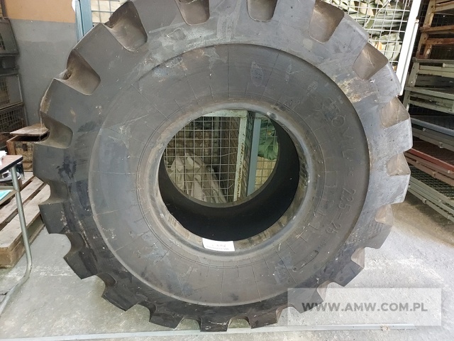 Części zamienne i akcesoria do sprzętu inż.-sap. - pakiet zawierający 48 poz. asort. (wg oddzielnego wykazu), w tym m.in.: chłodnice oleju, chłodnice wody, pompy olejowe, silnik spalinowy typ 166, zęby zrywarki itp. 